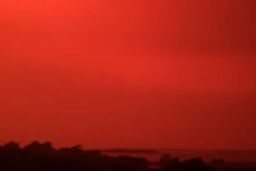 سماء دامية بسبب حرائق الغابات في أستراليا
