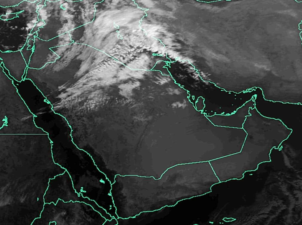 صورة للغطاء السحابي الآن في أجواء المملكة