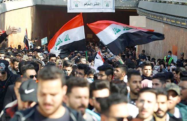 الأمن يُبعد متظاهرين حاولوا اقتحام مقر محافظة كربلاء
