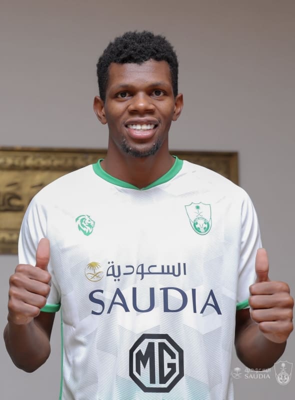 محمد الربيعي بقميص الاهلي