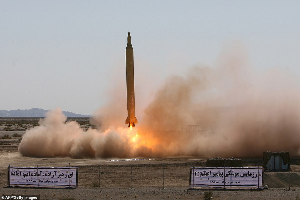 بالصور..  وثيقة سرية تثبت أن إيران تصنع سلاحًا نوويًا منذ 2002  
