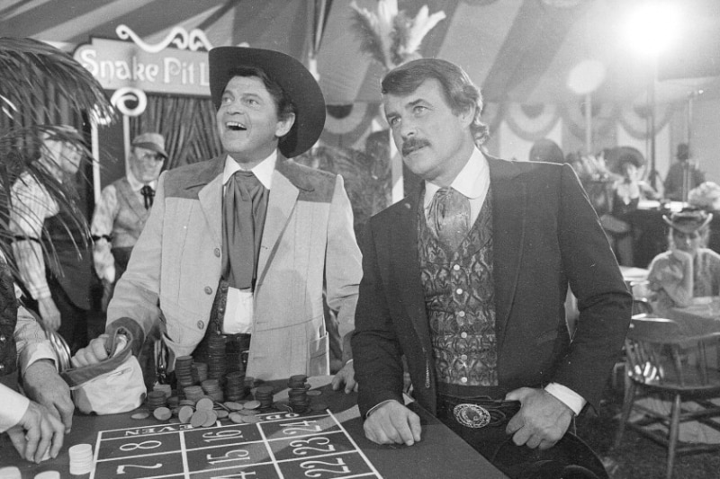 وفاة بطل "The Wild Wild West" عن عمر يناهز 84 عامًا 2 كونراد