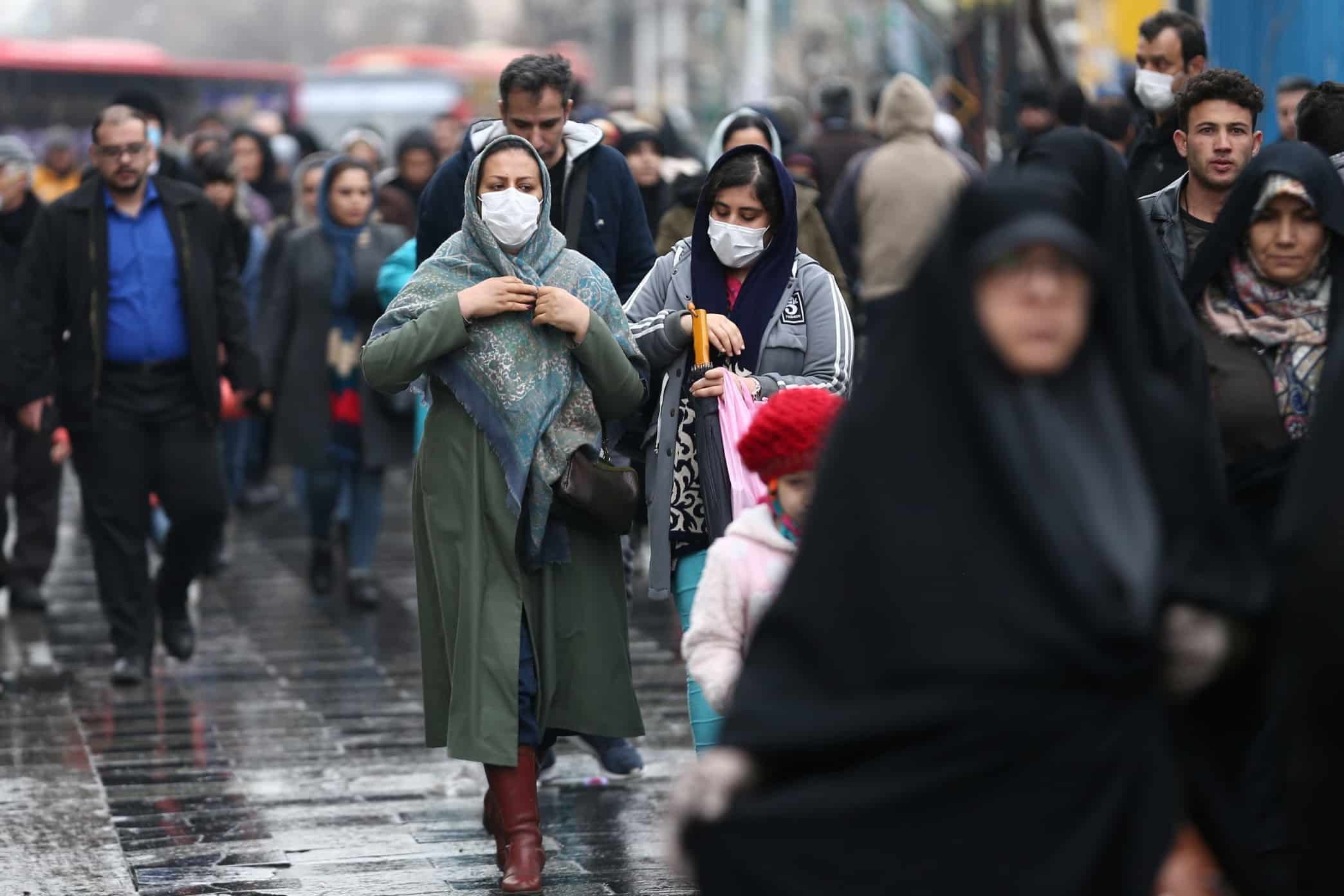 5924 إصابة و82 حالة وفاة جديدة بفيروس كورونا في إيران