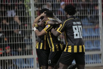 بالكعب .. الاتحاد يتقدم على أولمبيك آسفي بالهدف الأول