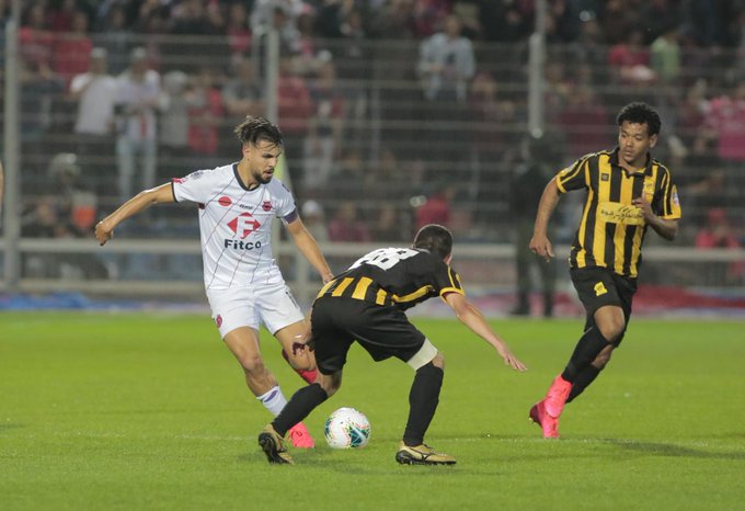 بلدغة رومارينيو .. الاتحاد إلى نصف نهائي البطولة العربية