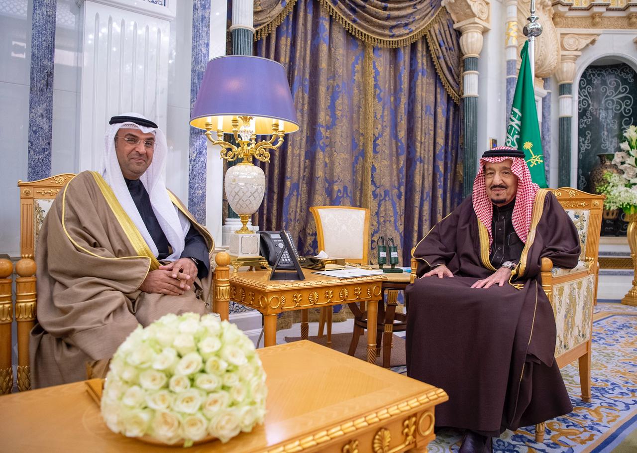 الملك سلمان يستقبل الأمين العام لمجلس التعاون الخليجي