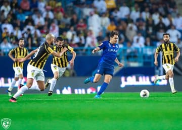 قانوني يطرح سؤالًا حول ركلة جزاء الهلال ضد الاتحاد