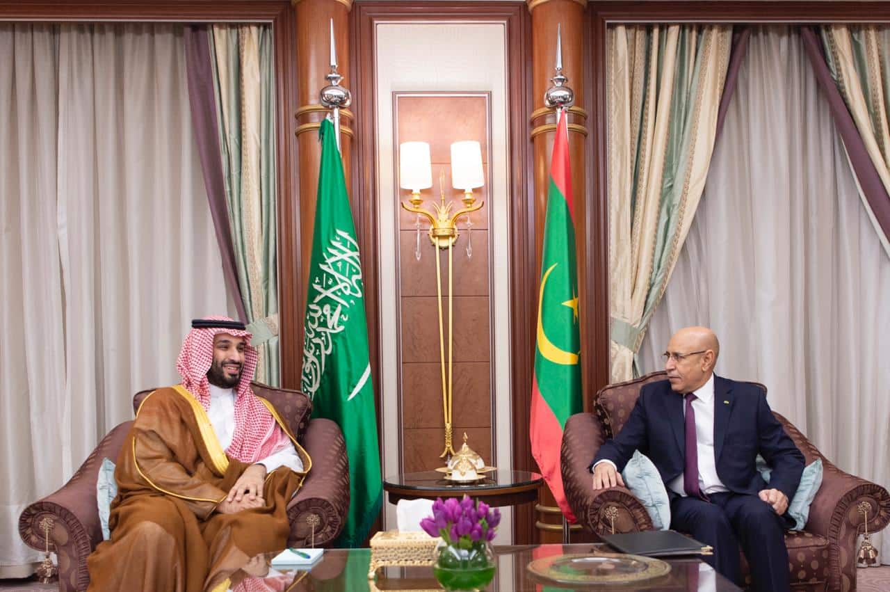 ولي العهد يستعرض العلاقات الثنائية وأوجه التعاون مع رئيس موريتانيا