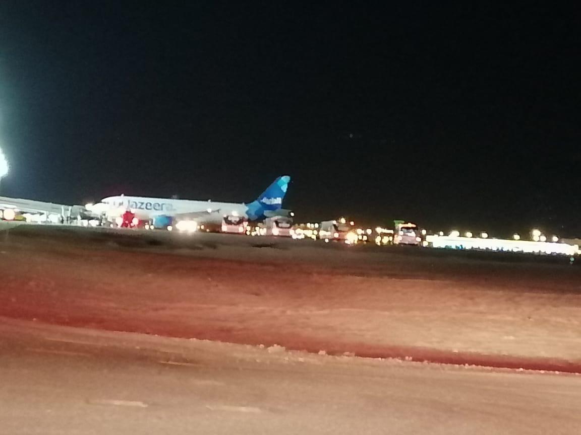 هبوط اضطراري لطائرة كويتية بمطار تبوك.. ومصادر “المواطن”: الدخان السبب
