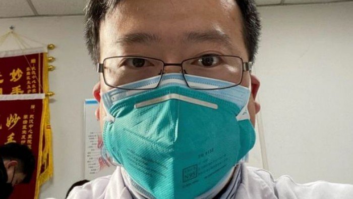 تفاصيل وفاة الطبيب الصيني مكتشف فيروس كورونا الجديد