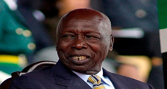 وفاة الرئيس الكيني الأسبق عن عمر ناهز 95 عامًا