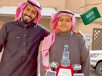 بالفيديو..  الطفل الجديعي يخترع روبوتًا لحل مشكلة جده المريض