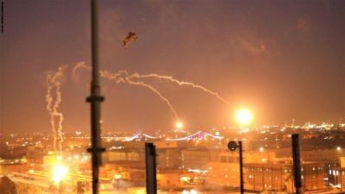 سقوط عدة صواريخ قرب السفارة الأمريكية في بغداد