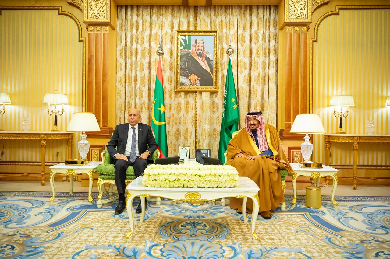 الملك سلمان يبحث تعزيز العلاقات ومستجدات الأحداث مع رئيس موريتانيا