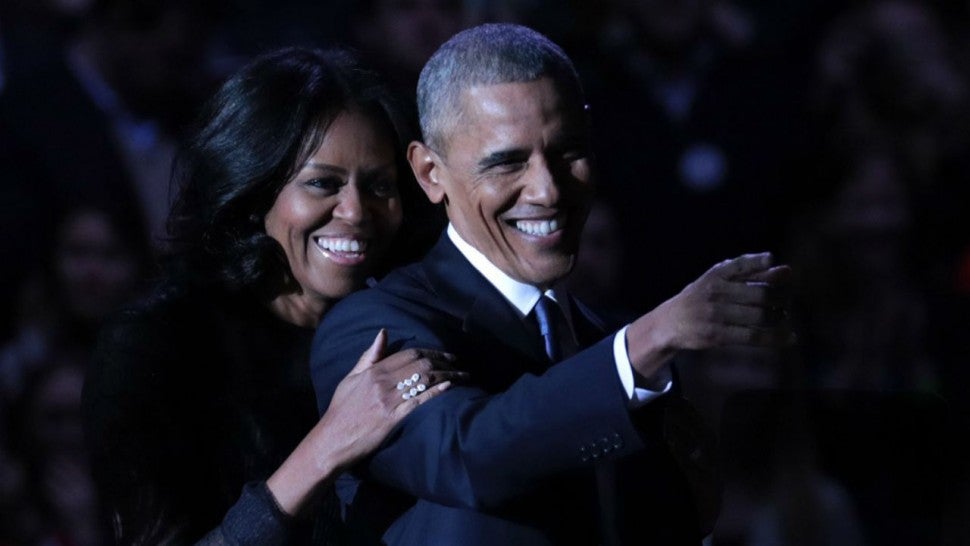 أوباما: زوجتي لن تتركني أعمل في إدارة بايدن