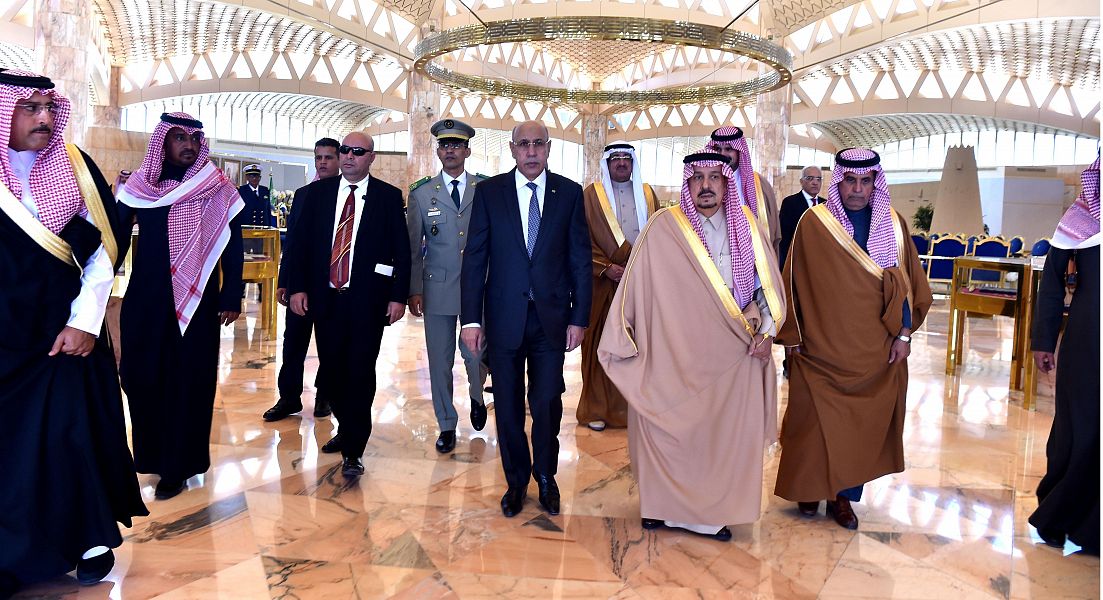 رئيس موريتانيا يصل المملكة وأمير الرياض على رأس مستقبليه