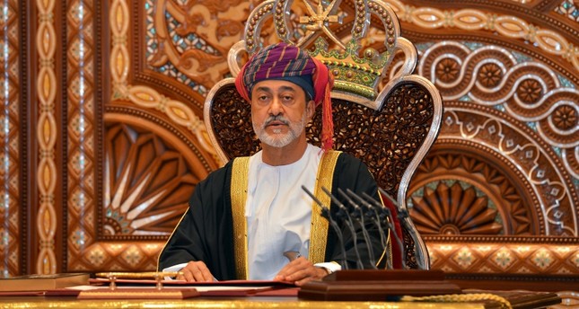 سلطان عمان يعدل النشيد الوطني بعد انتهاء الحداد على قابوس