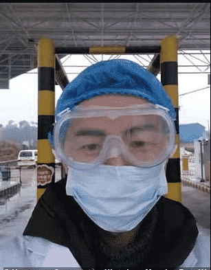 وفاة طبيب صيني أثناء علاجه مرضى فيروس كورونا