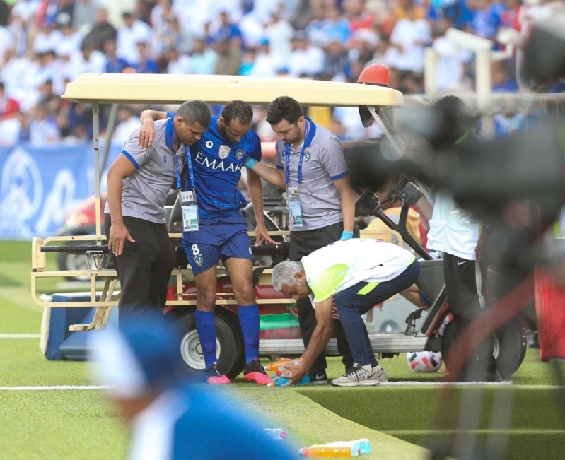 عبدالله عطيف في مباراة الهلال ضد شباب الأهلي