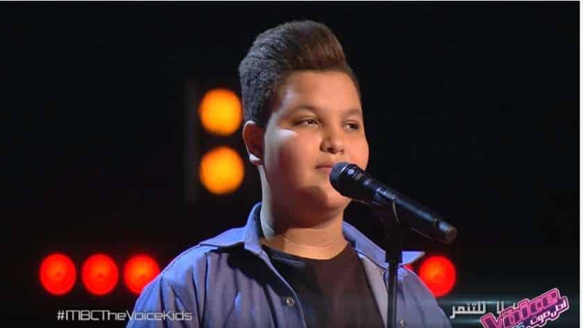 متسابق “The Voice Kids” يغني لصديقة المنتحر بسبب التنمر