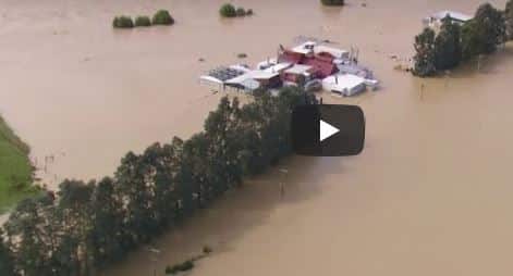 فيضانات نيوزيلندا تجلي مئات السكان من منازلهم