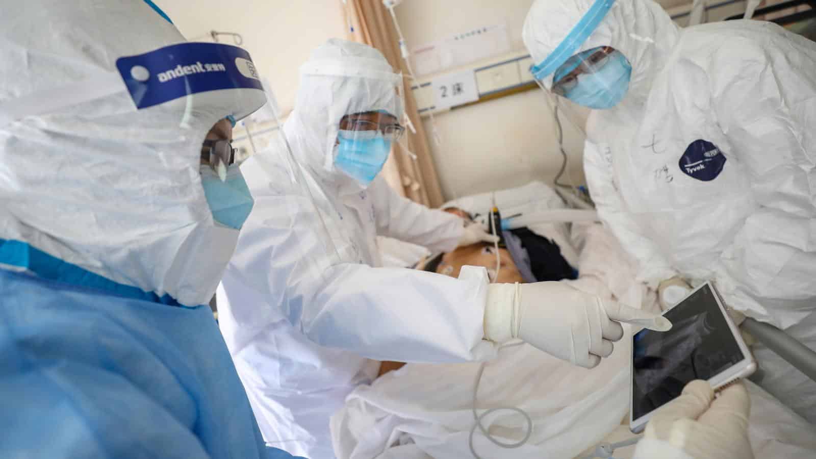 الصين تسجل 30 وفاة جديدة بسبب فيروس كورونا