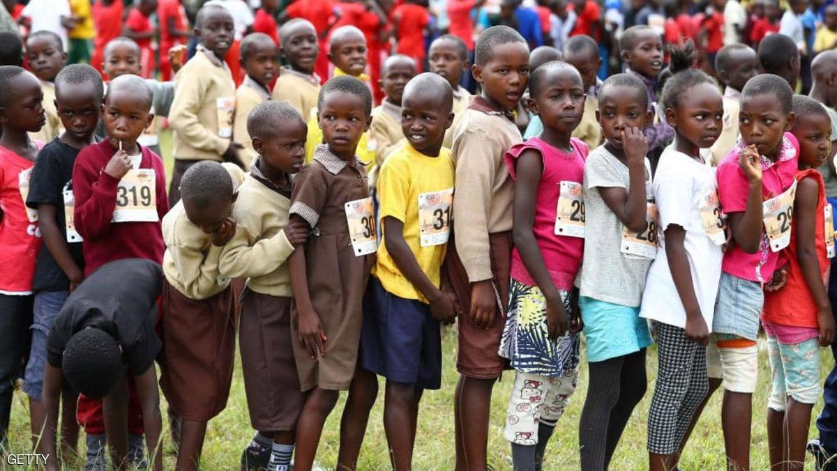 كارثة في كينيا.. مصرع 13 طفلًا دهسًا بالأقدام!
