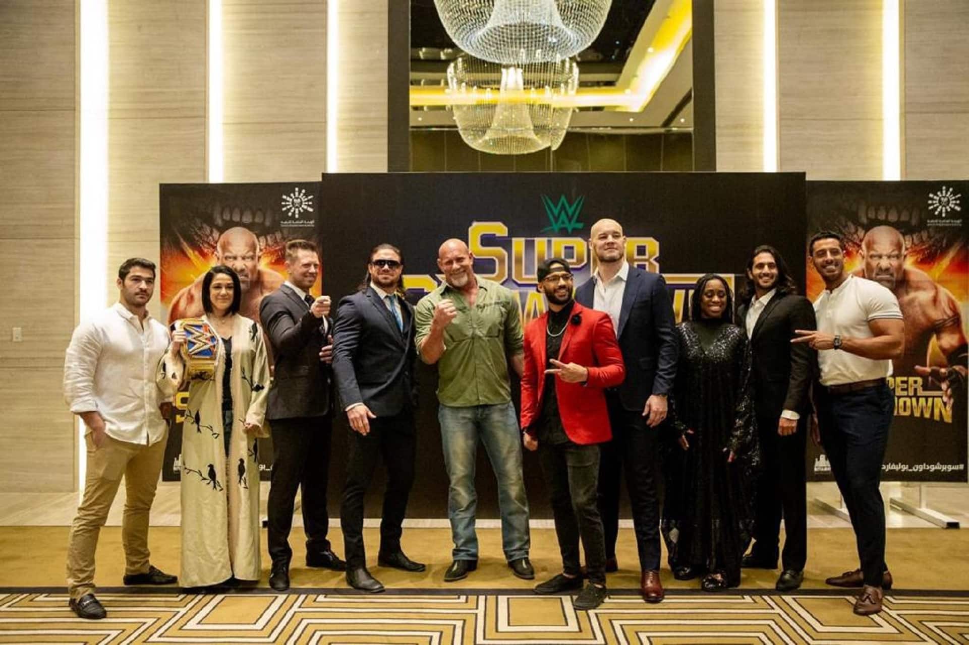 نجوم WWE يصلون الرياض استعدادًا لعرض سوبر شو داون