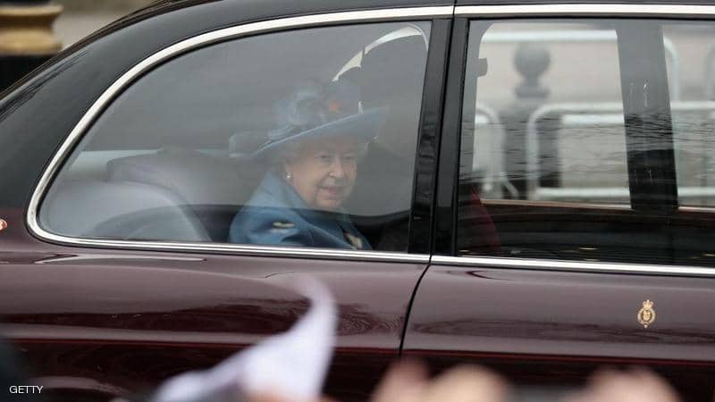 فيروس كورونا يجبر ملكة بريطانيا على مغادرة قصرها