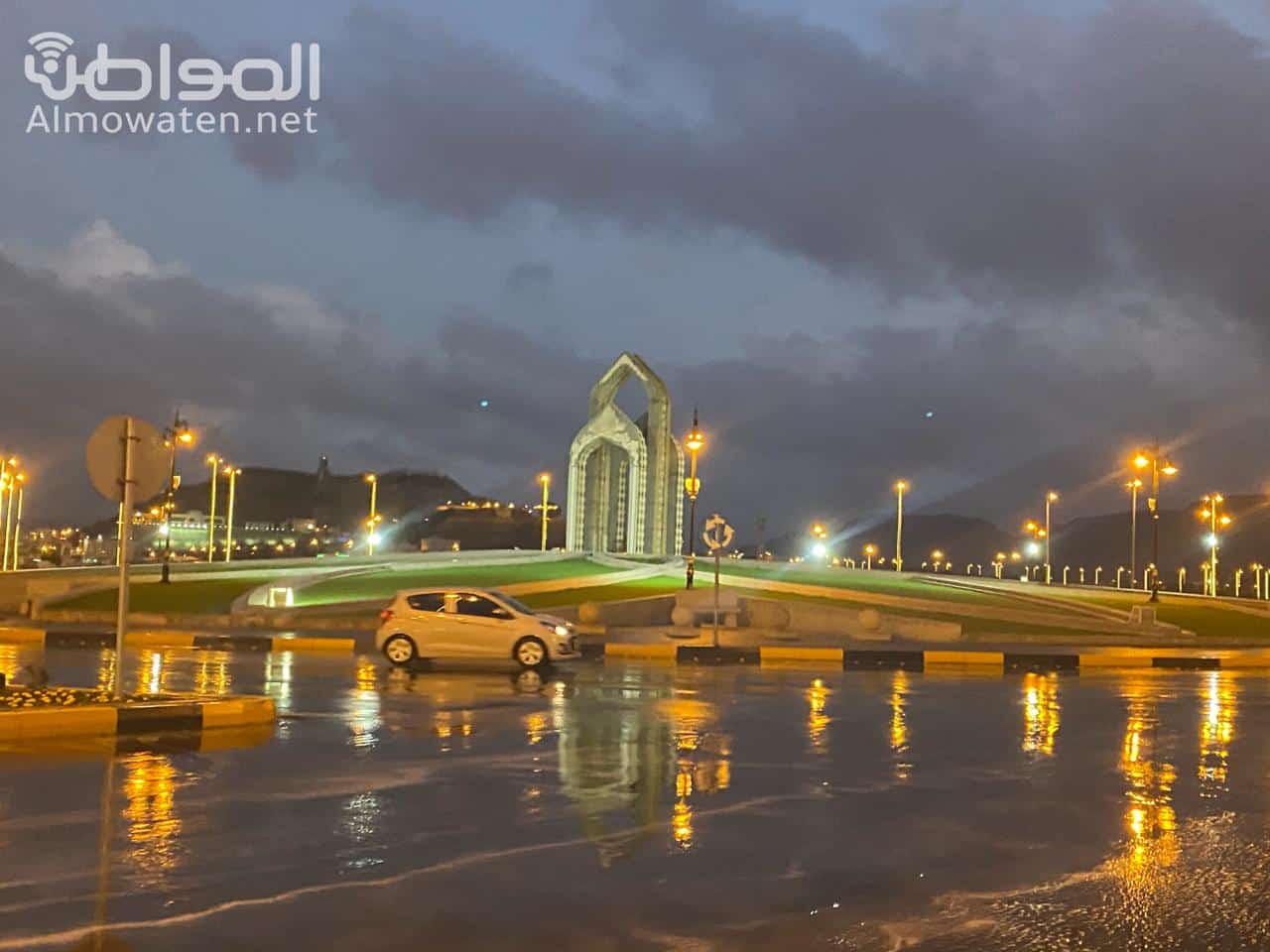 الأمطار تصنع لوحة جمالية في أحد رفيدة