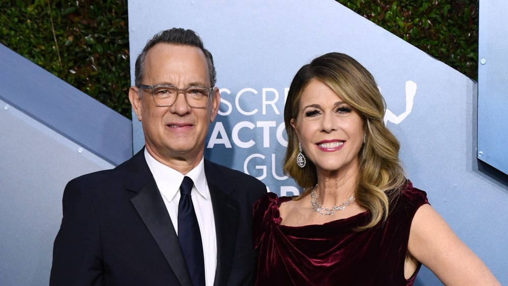 TOM HANKS وزوجته يصابان بـ كورونا