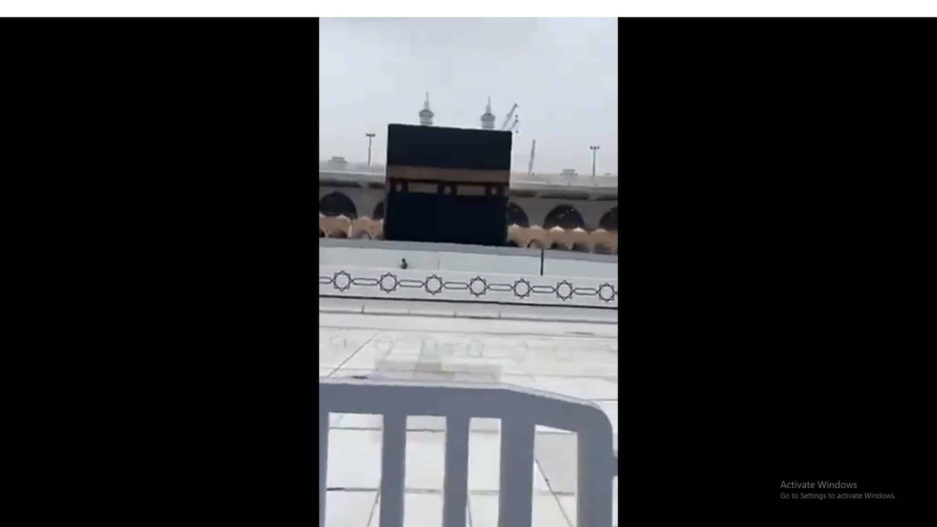 فيديو.. الأمطار تغسل الحرم المكي