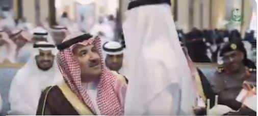 فيديو.. أمير المدينة يهدي مسبحته للطفل حمزة ويكشف عن أمنيته