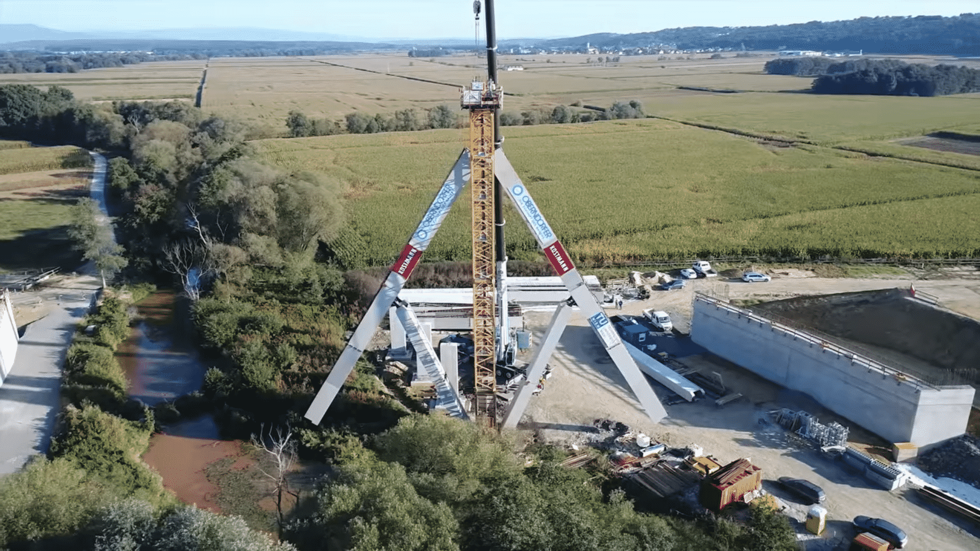 معجزة البناء والهندسة.. تصميم جسر على شكل مظلة