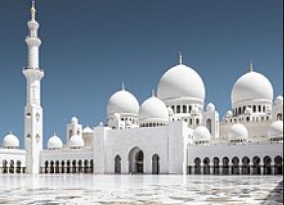 تعليق الصلاة في المساجد والمصليات في الإمارات مؤقتًا