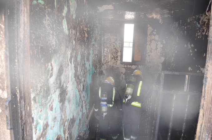 حريق شقة يحتجز 4 أشخاص في تبوك