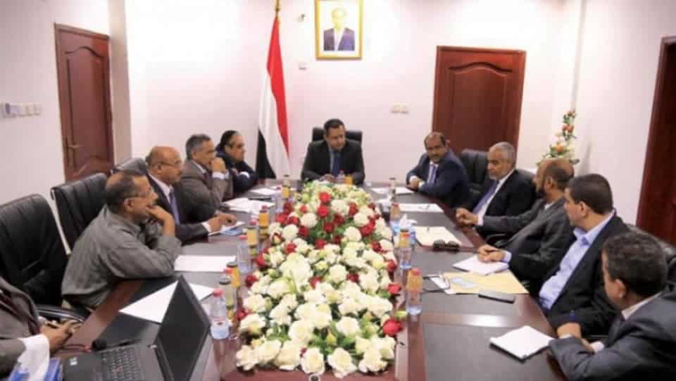 الحكومة اليمنية تحظر سفر رعاياها إلى إيران والدول الموبوءة