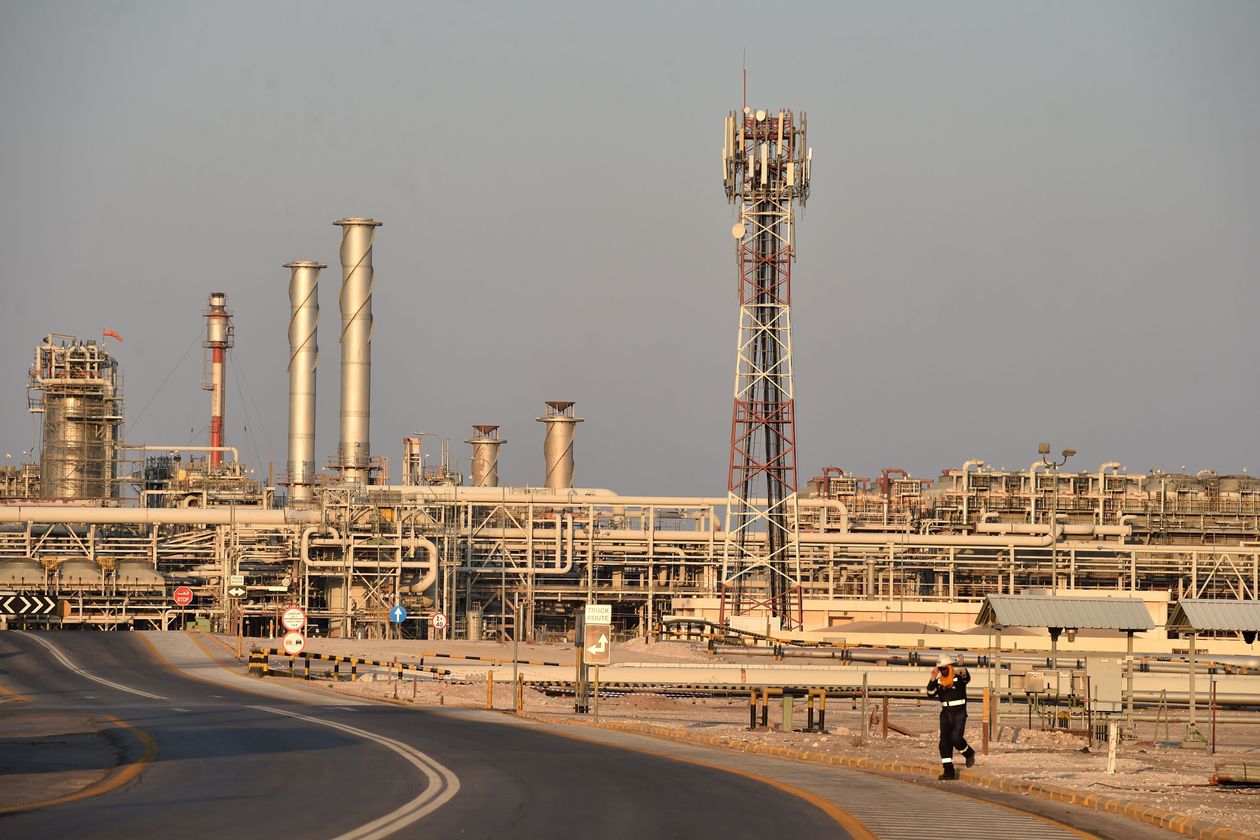 ارتفاع طفيف لأسعار النفط بعد أنباء عن لقاح كورونا المحتمل