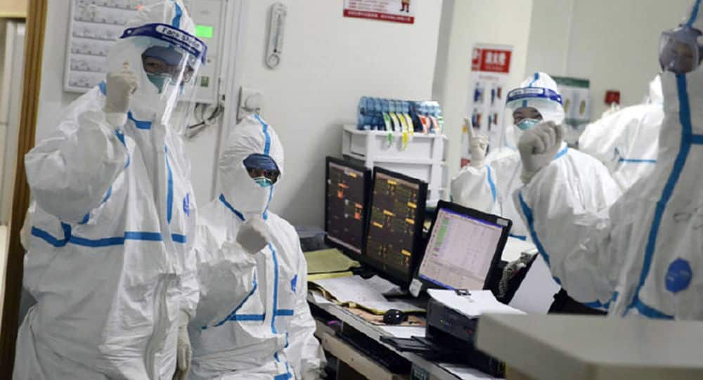 الصين تسجل 11 إصابة و13 وفاة جديدة بفيروس كورونا