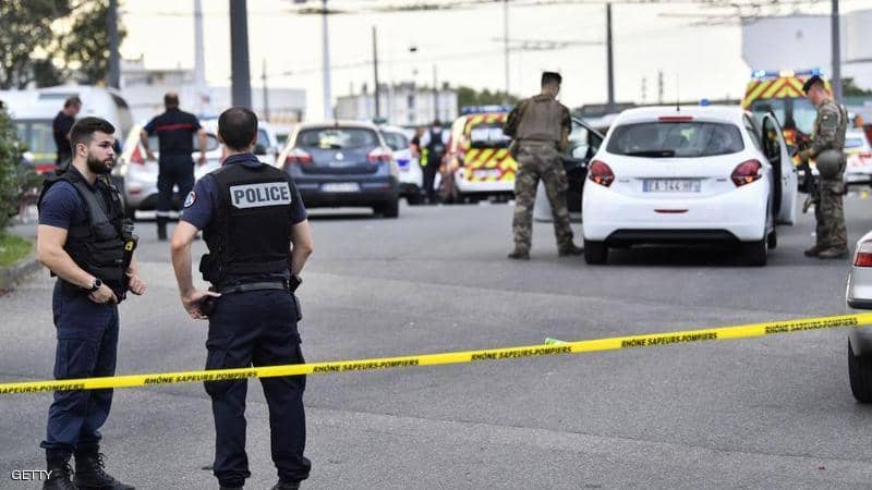 مقتل وإصابة 7 أشخاص بحادث طعن في فرنسا