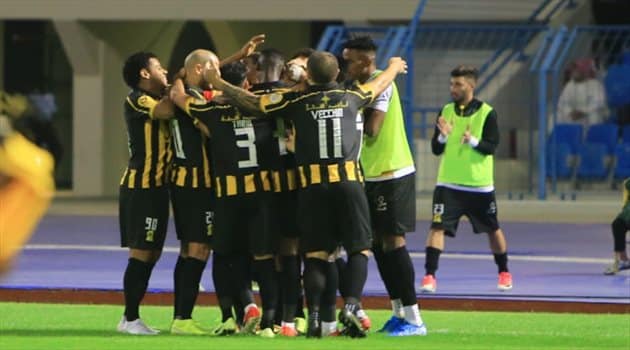 لاعبا الاتحاد يُواجهان خطر الرحيل بعد تعليق المباريات