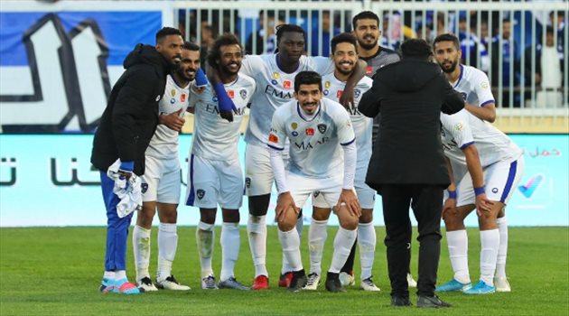 الغموض يُحيط بالموقف .. تطور جديد قد يمنح الهلال لقب دوري محمد بن سلمان