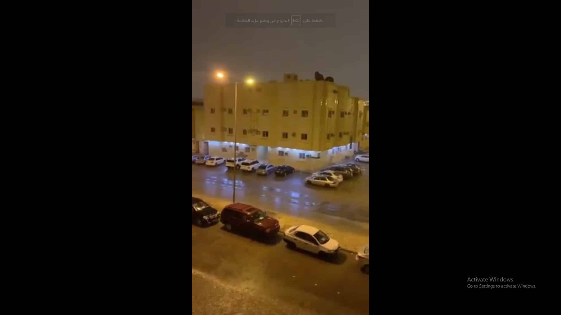 فيديو.. مواطنون من العزل المنزلي يوثقون أمطار الرياض