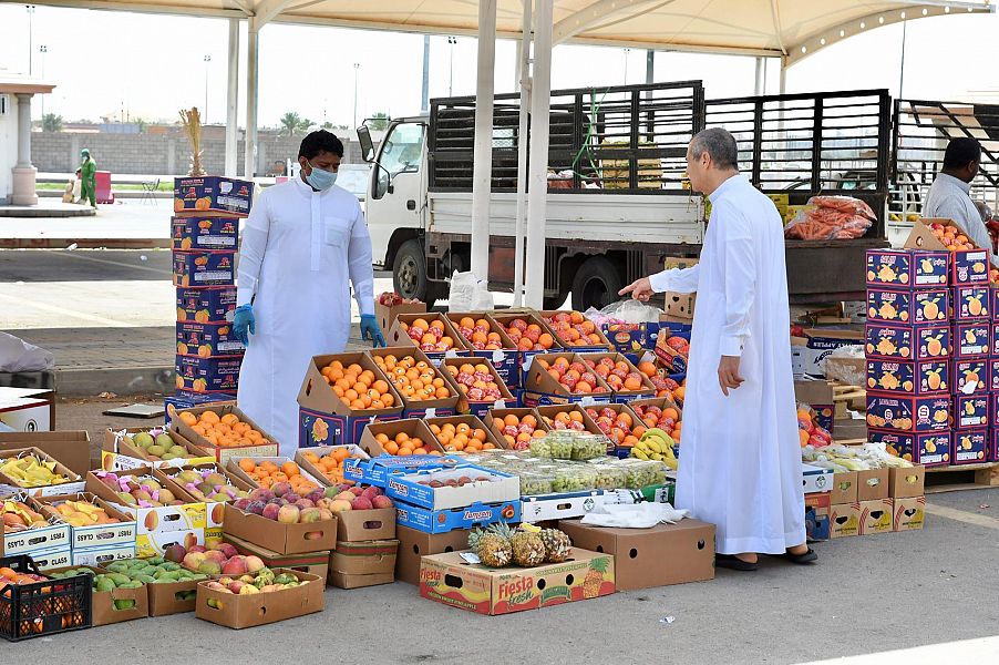 الأسواق المؤقتة في جدة تؤمن الخضار والفواكه خلال شهر رمضان