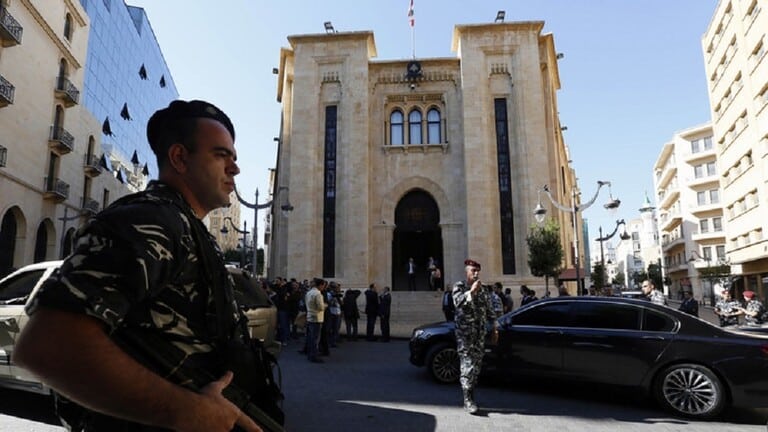 لبنان تفتح المساجد والكنائس يومي الجمعة والأحد وفق شروط