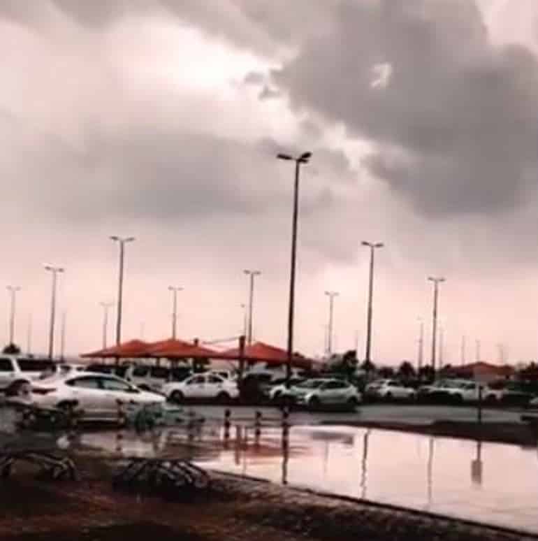 فيديو.. تساقط الأمطار على المدينة المنورة