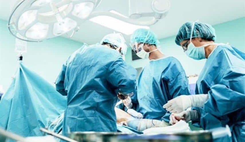 فريق طبي بالحرس الوطني يجري أول قسطرة فيستولا لمريض الكلى