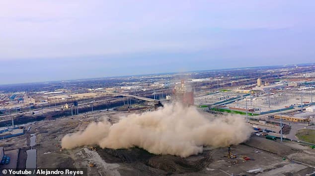 فيديو.. سحابة غبار كثيفة تغطي شيكاغو !
