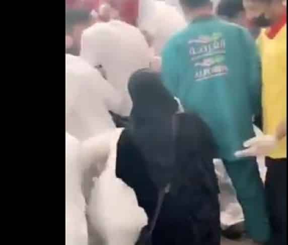 فيديو.. فوضى وتدافع لشراء البصل في الكويت