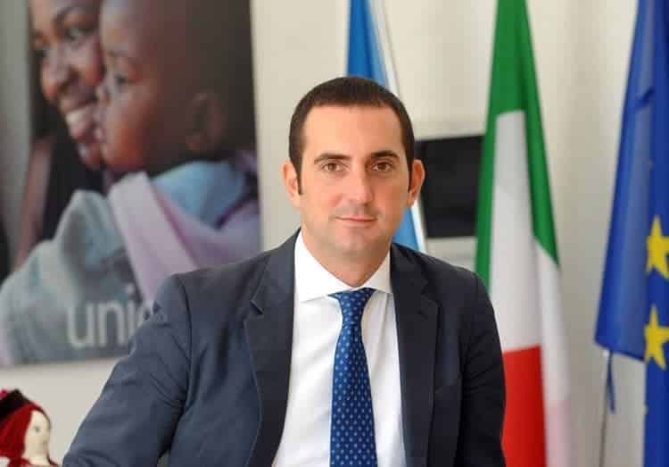وزير الرياضة الإيطالي يُحذر من سيناريو فرنسا
